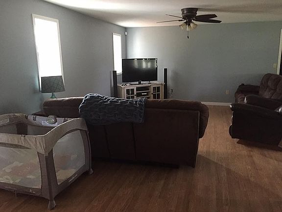 2nd image of 81 Cook St