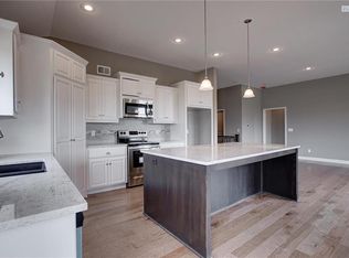 120 SW Ayden Ln, Blue Springs, MO 64064