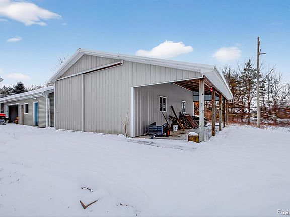 4th image of 20463 Waubascon Rd