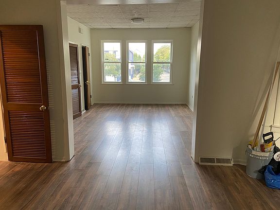 5th image of 2430 N Ashland Ave #1