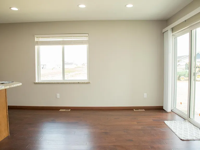 6333 Pawnee Ln — Photo 8