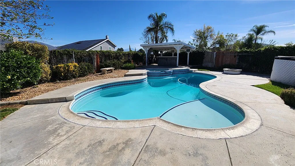 3 bed, 1333 sqft, $3,500 — Photo 3