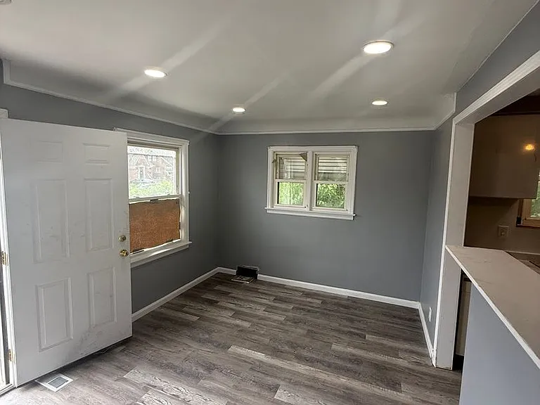 11785 Nashville St — Photo 2