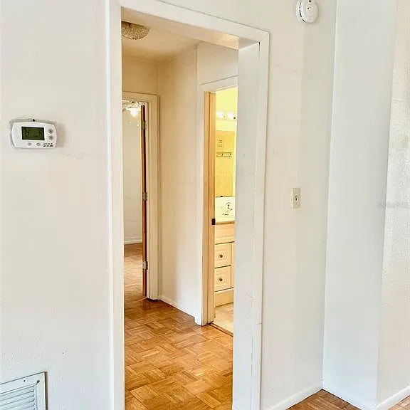718 Buckminster Cir — Photo 11