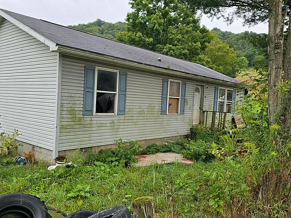 2nd image of 20 Railroad St