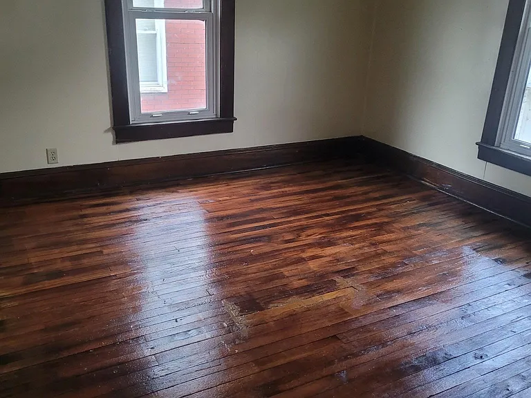 404 Broaddus Ave — Photo 14