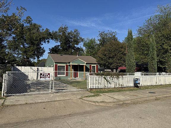 2nd image of 2422 Summit View St