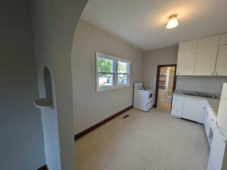 10 3rd Ave SW #1 — Photo 7
