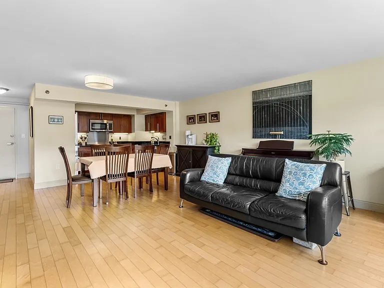 1600 Beacon St #512 — Photo 7