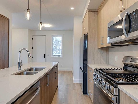 4th image of 2122 W 7th St NW