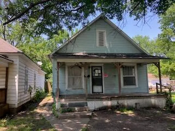 803 E 9th Street, Pittsburg, KS 66762