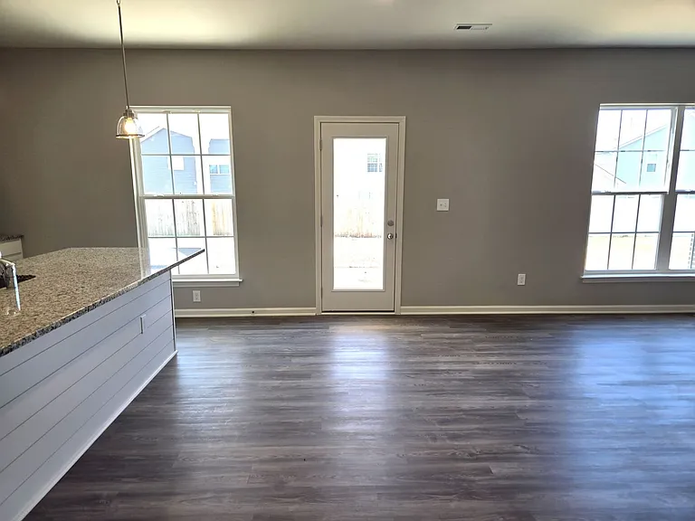 1261 Marlena Ln — Photo 12
