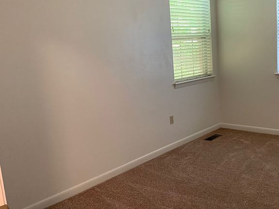 4th image of 418 Marlington St