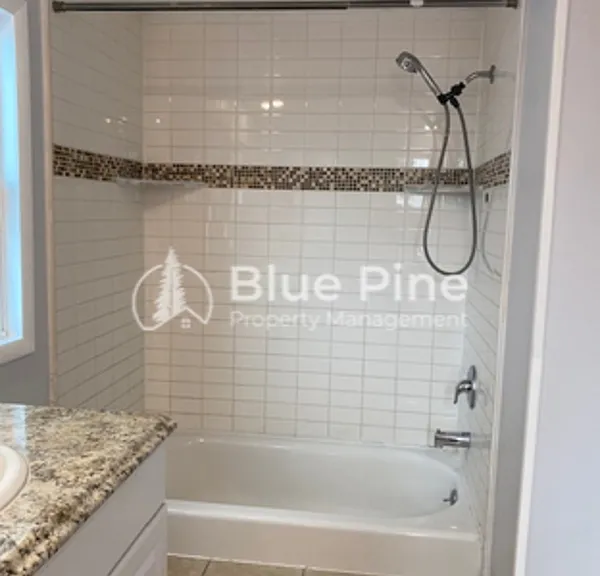 925 Wilson Ave #23 — Photo 11