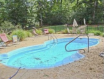 5th image of 18 Magnolia Dr