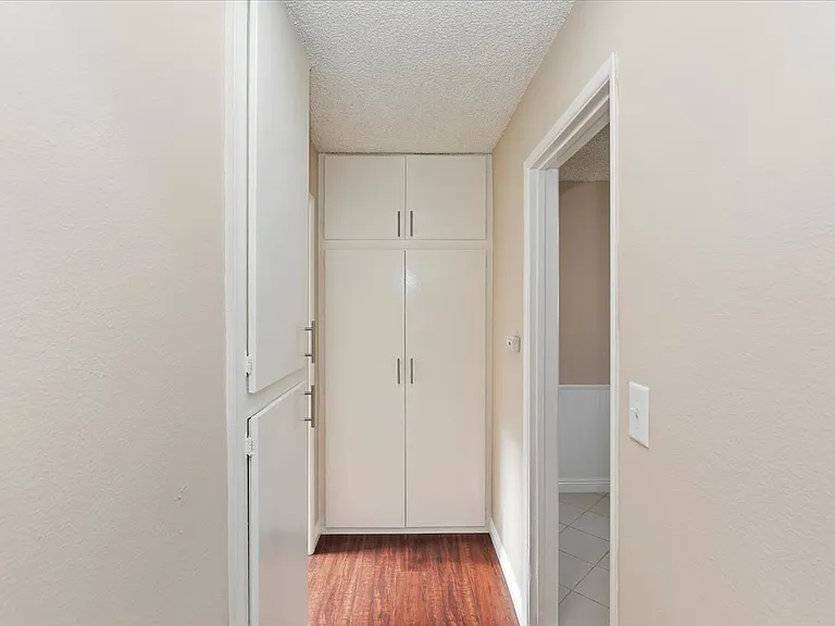800 Meyer Lane — Photo 21
