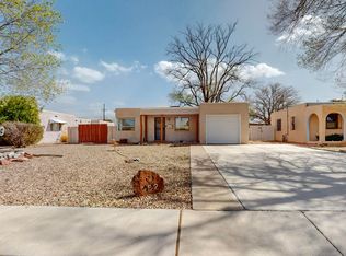 422 Espanola St NE, Albuquerque, NM 87108