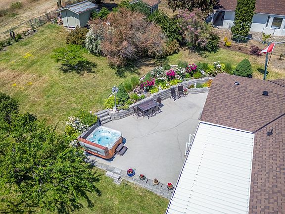 5th image of 2489 Chieftain Rd