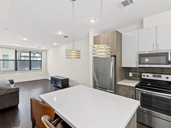 2401 Crawford St #A213, Houston, TX 77004