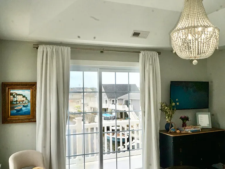 Master Suite with Amazing Water Views!