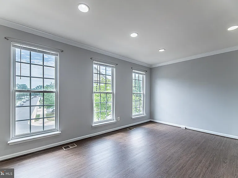 24635 Kings Canyon Sq — Photo 8