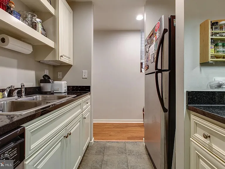 1211 Light St #T6 — Photo 26