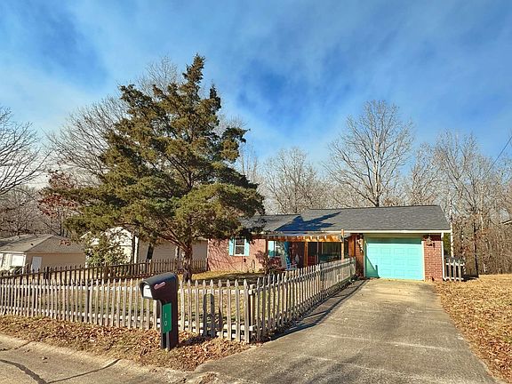 4th image of 10 Foxgrove Ln