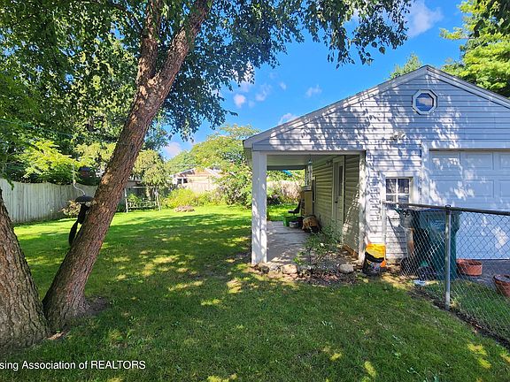 3rd image of 315 N Francis Ave