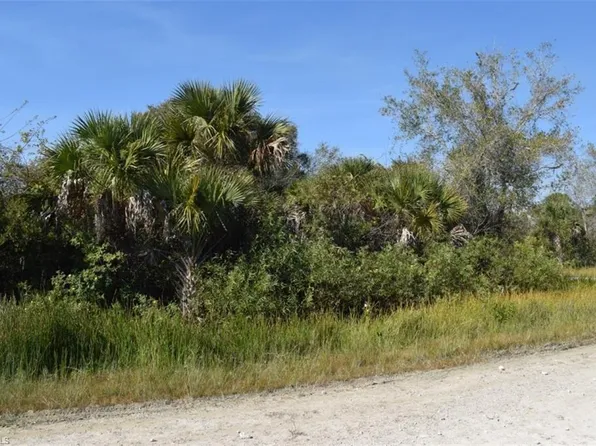 860 Evanston ST E, LEHIGH ACRES, FL 33974