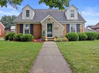 913 Florence Ave, Racine, WI 53402