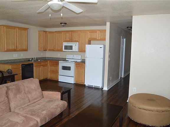 3rd image of 706 N Harrison Ave #200