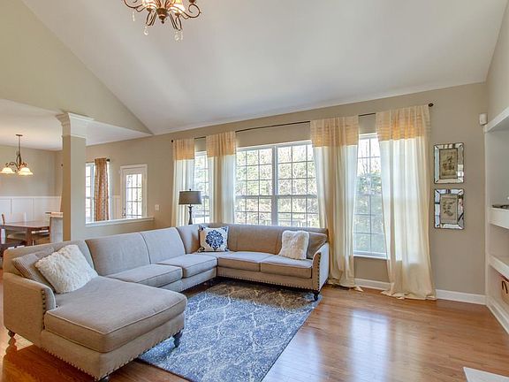 5th image of 616 Coriander Ct
