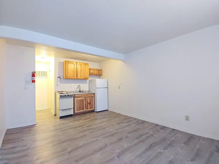 Renovated 1 Bedroom Apartment Close to UNM, CNM, and Roosevelt Park — Photo 5