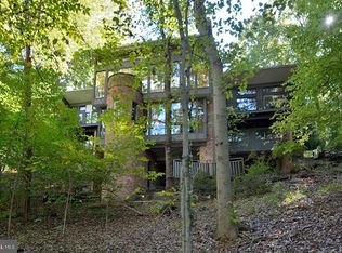4 Buttonwood Ln, Bethesda, MD 20816