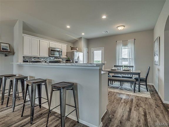 5th image of 2596 Allanna Ln