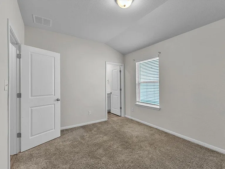 405 Grasslands Trl — Photo 15
