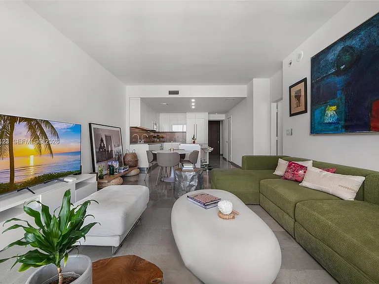 88 SW 7th St #3208 — Photo 9