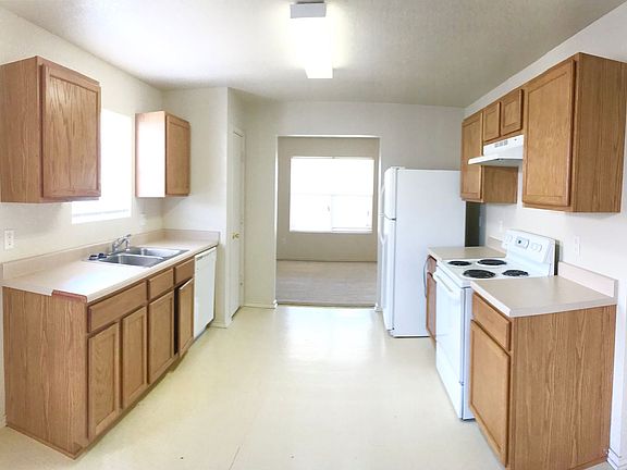 5th image of 3401 Driftwood Dr