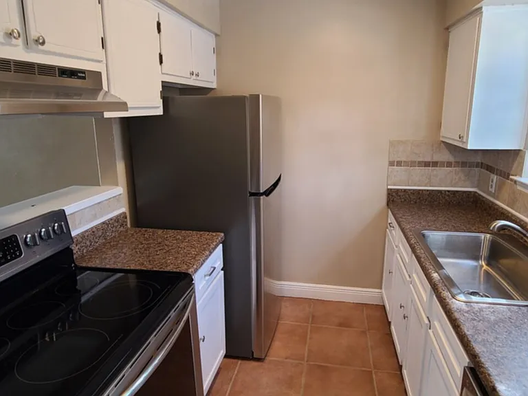 7250 Hilburn Rd #4D — Photo 2