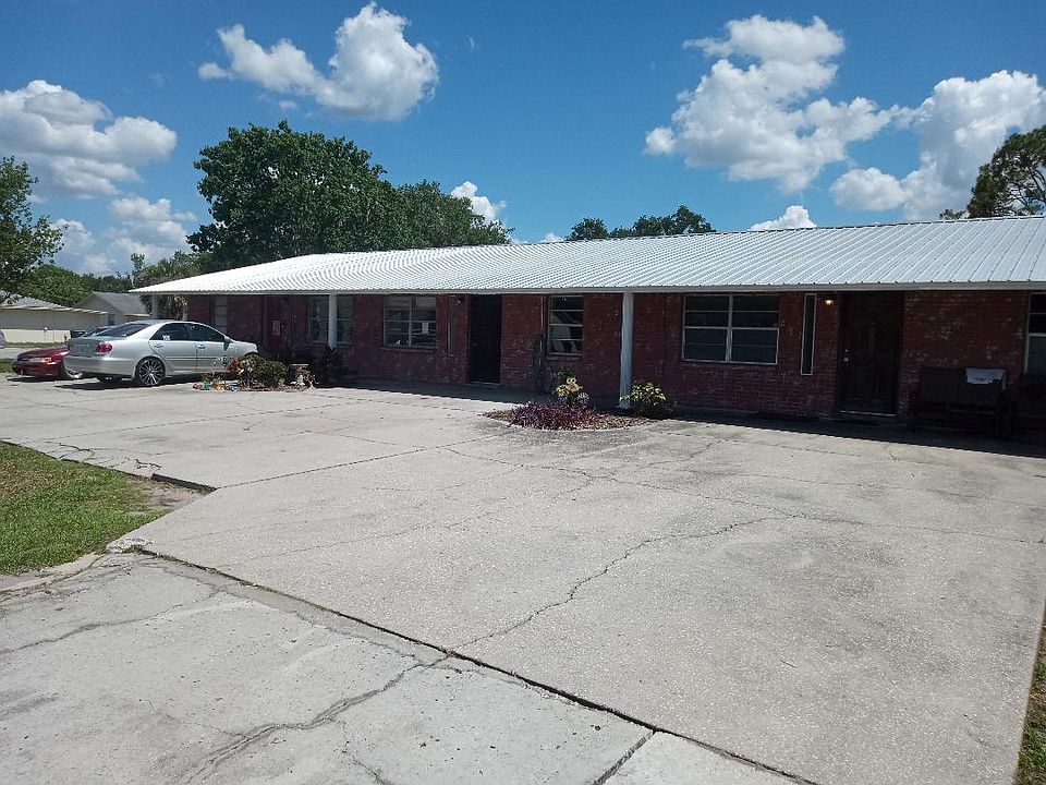 1st image of 3221 Skyview Dr