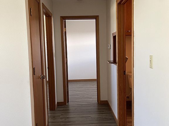 4th image of 301 N 1st St #14357375