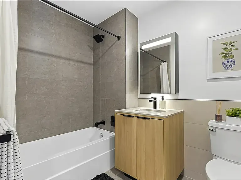 2455 3rd Ave #22P — Photo 8