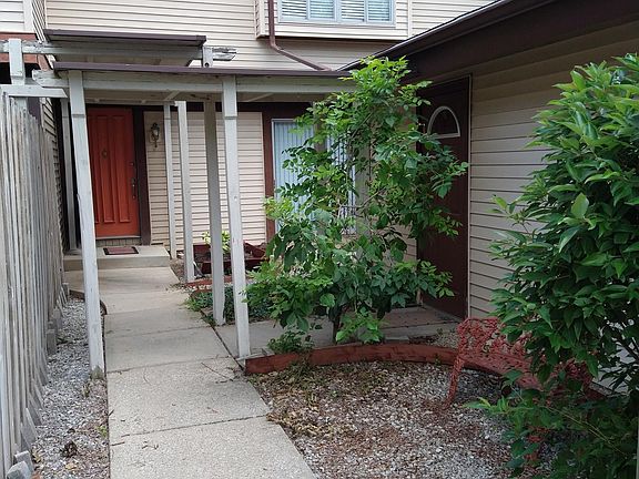 2nd image of 1927 Thornhill Dr