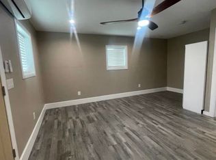 8006 Newcastle Ave, Reseda, CA 91335