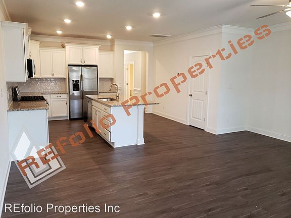 3rd image of 33 Galway Glenn Ln