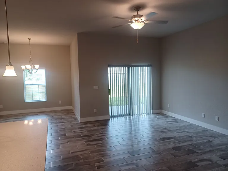 1740 NW 9th Ter — Photo 11