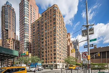 301 East 63rd Street in Lenox Hill