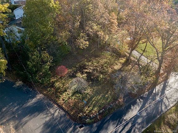 5th image of 43 Castle Hill Dr
