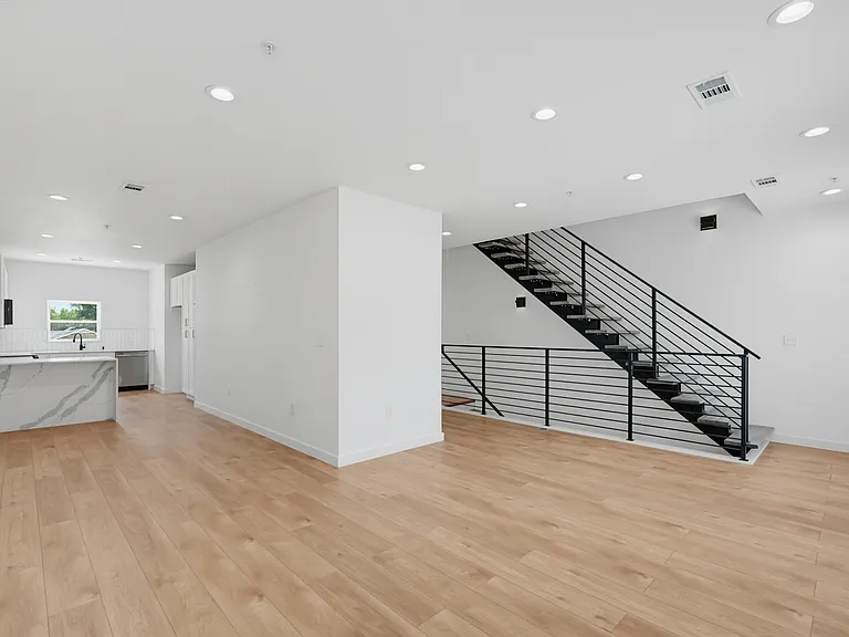 504 S Oconnor Rd — Photo 10