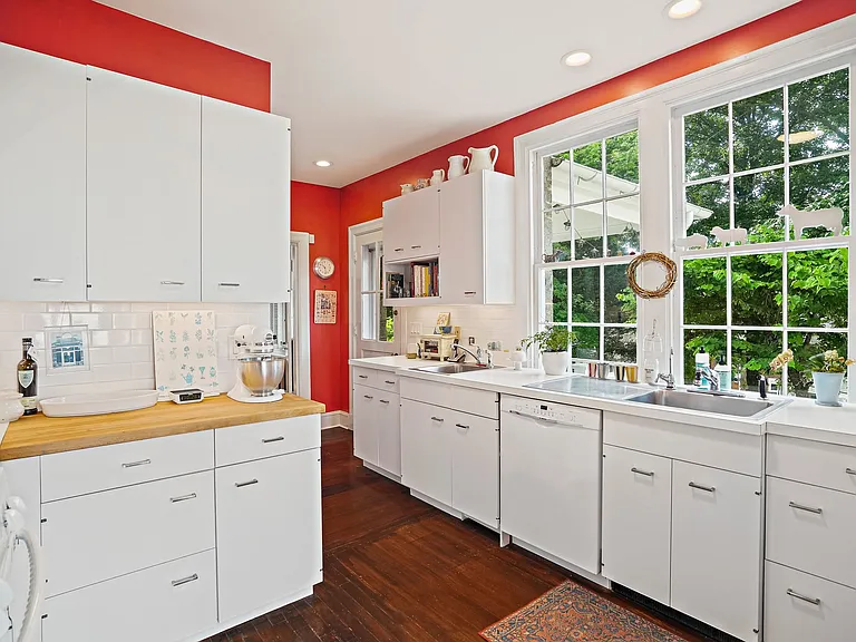 3612 Albemarle St NW — Photo 6